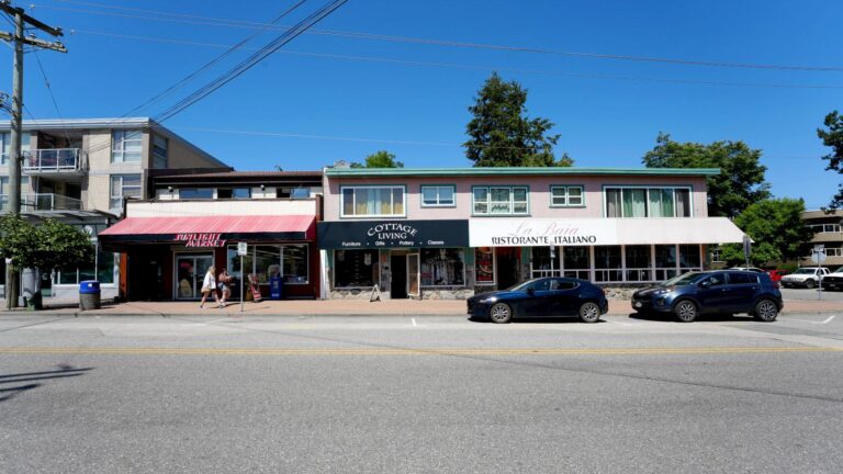 Retail For Sale 15791 Marine Drive, White Rock, BC